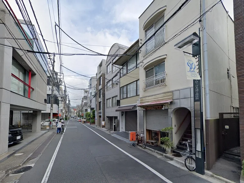 北参道の事務所仕様店舗物件の周辺