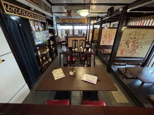 中華料理の居抜き物件の内装
