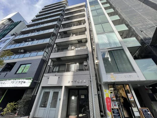 貸店舗(スケルトン)の外観