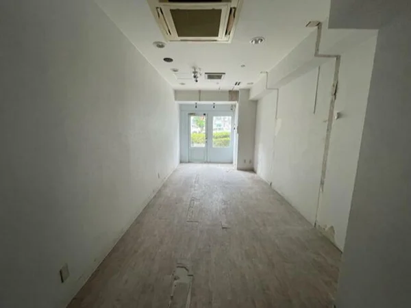 亀戸のスケルトン物件の内装