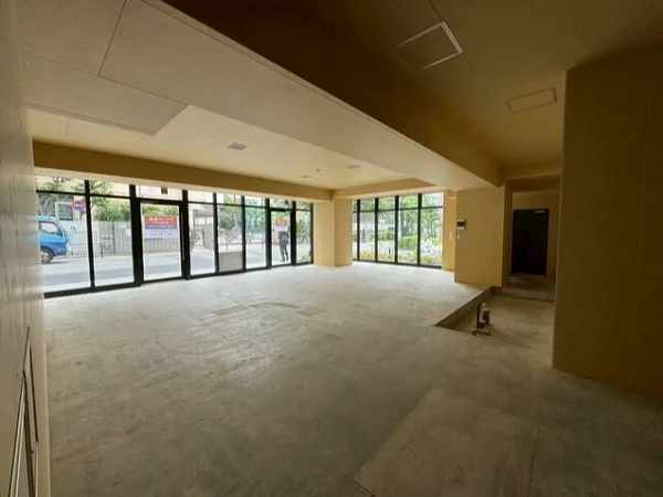 浅草橋のスケルトン物件の内装