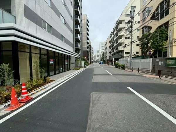 貸店舗(スケルトン)のエントランス