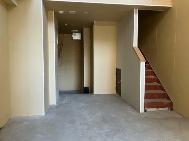 貸店舗(スケルトン)の内装