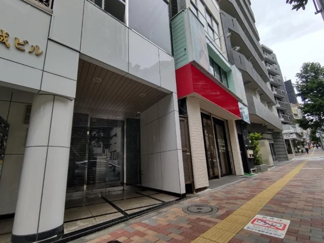 高円寺の美容室・理容室居抜きの外観