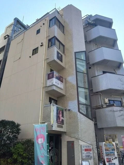田町の居抜き店舗の外観