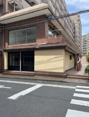 貸店舗(スケルトン)の外観