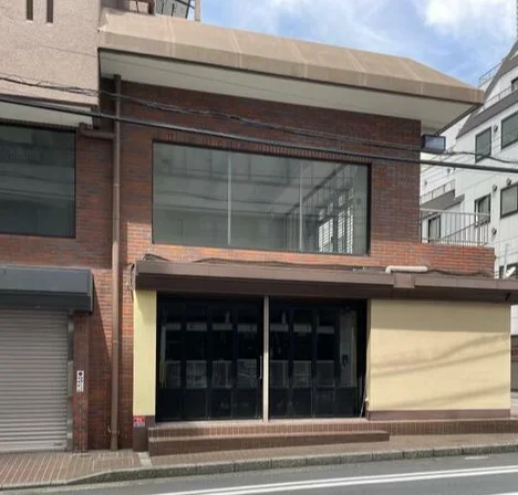 横浜のスケルトン店舗物件の外観