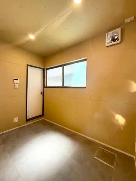 稲荷町の事務所仕様店舗物件の内装