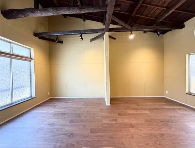 貸店舗(事務所仕様)の内装