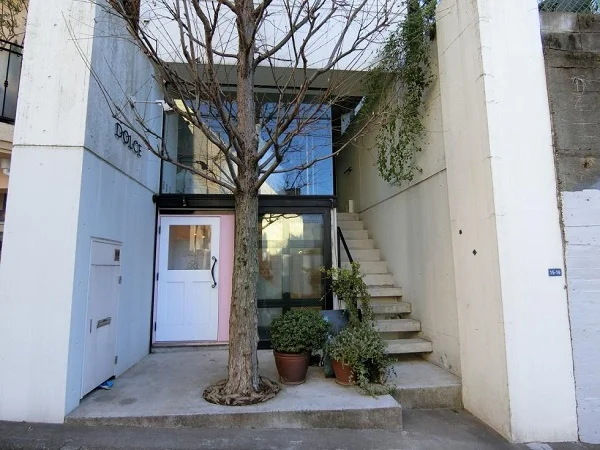 貸店舗(事務所仕様)のエントランス