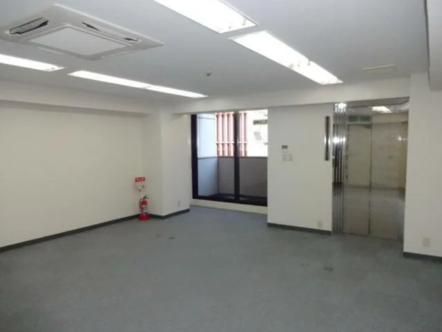 貸店舗(事務所仕様)の内装