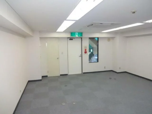 貸店舗(事務所仕様)の内装