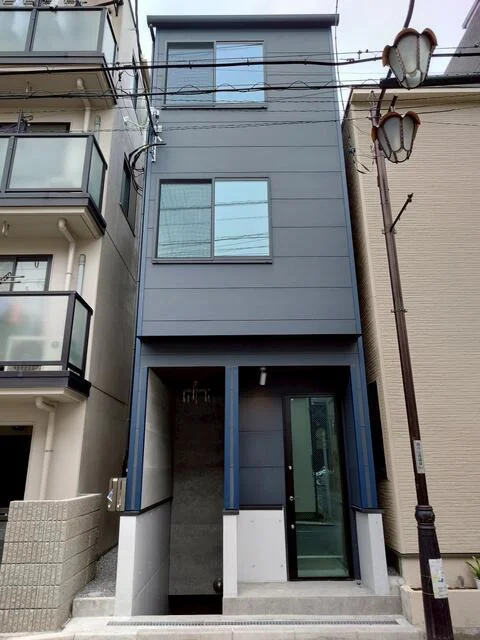 西小山のスケルトン店舗物件の外観