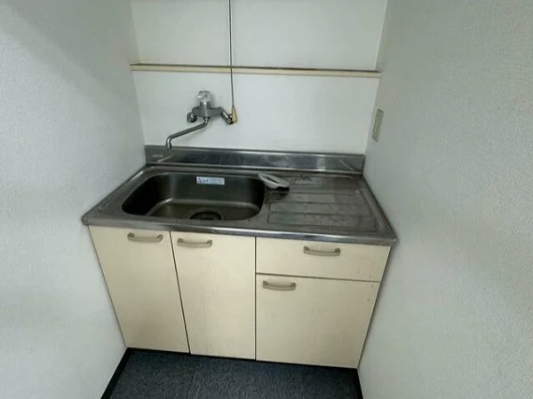 貸店舗(事務所仕様)の内装