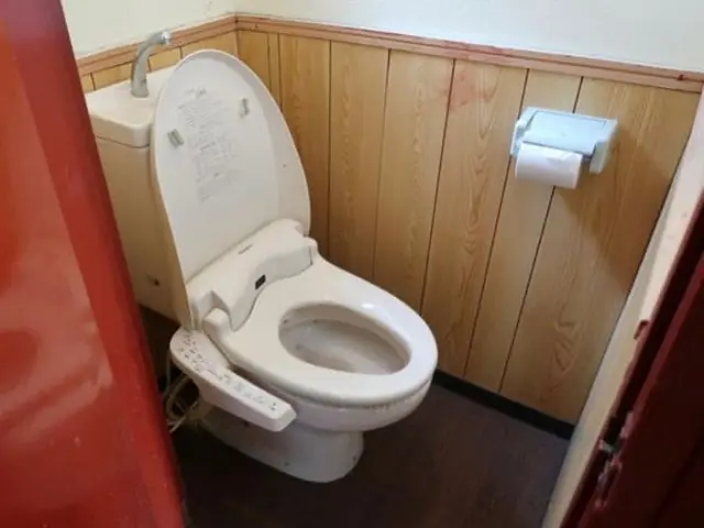 南橋本の居抜き店舗のトイレ