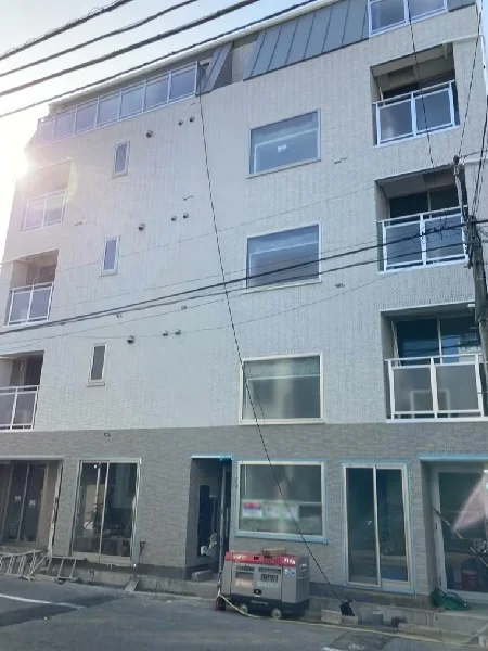 貸店舗(スケルトン)の外観