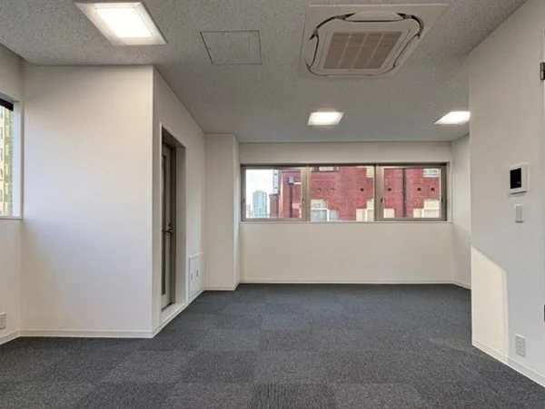 貸店舗(事務所仕様)の内装