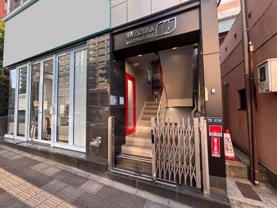 白金高輪の事務所仕様物件のエントランス