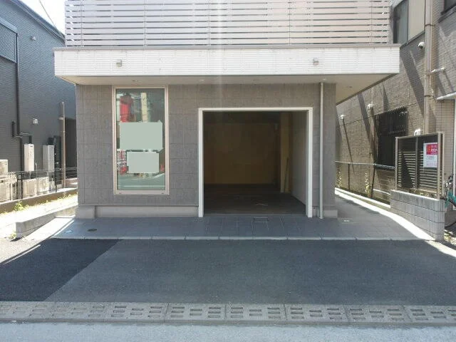 大口のスケルトン店舗物件の外観