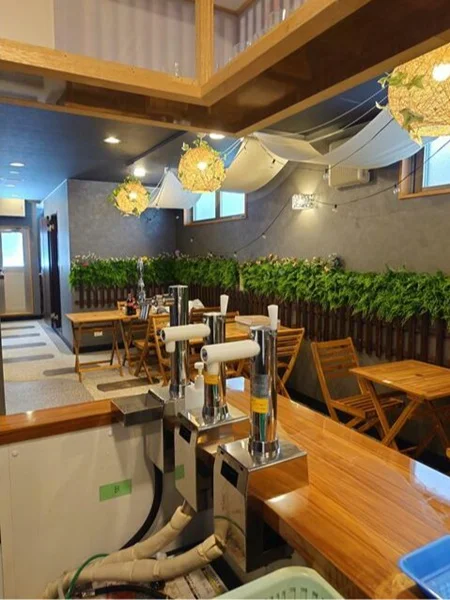 横須賀中央のダイニングバー居抜きの内装