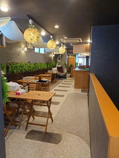 横須賀中央のダイニングバー居抜きの内装