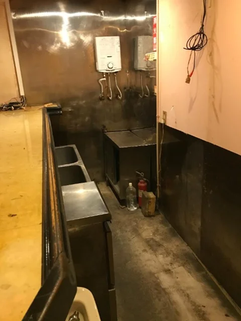 スナック・パブの居抜き物件の厨房