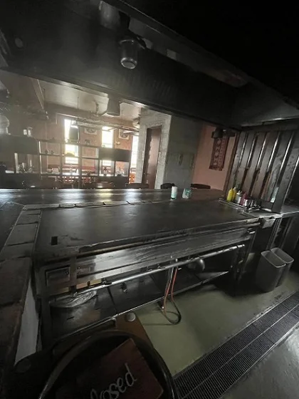 西武立川のお好み焼き居抜きの内装