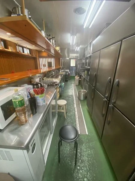 百草園のラーメン居抜きの厨房