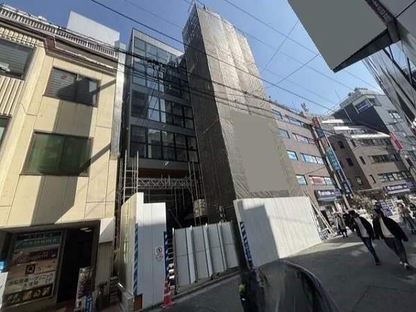 大宮のスケルトン店舗物件の外観