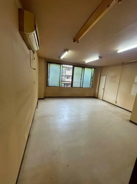 北綾瀬の事務所仕様店舗物件の内装