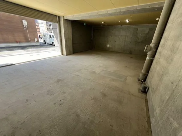 糀谷のスケルトン店舗物件の内装