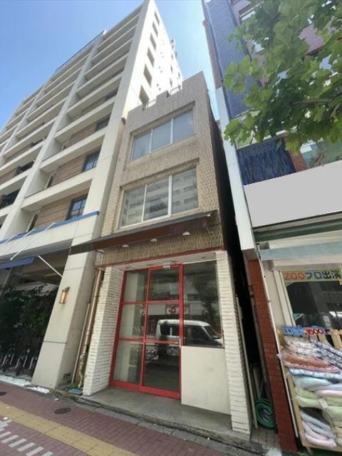 五反田のスケルトン店舗物件の外観