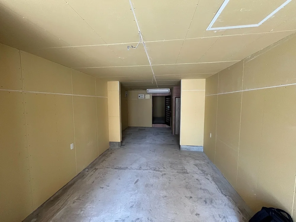 貸店舗(スケルトン)の内装