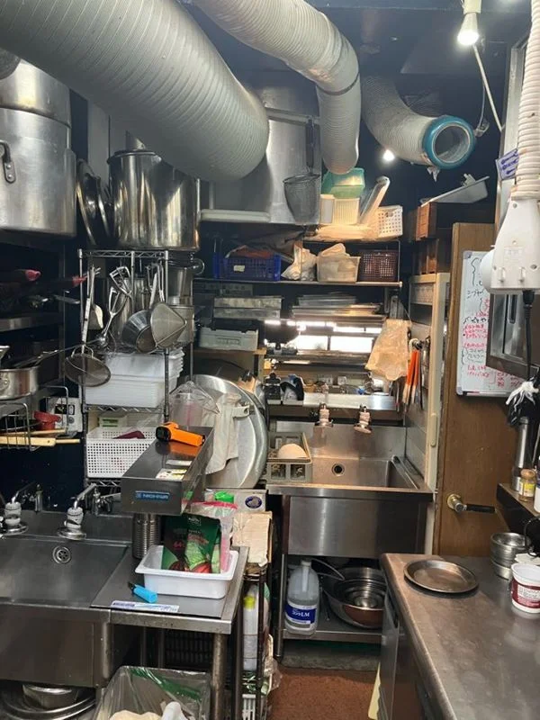 成城学園前のレストラン居抜きの厨房