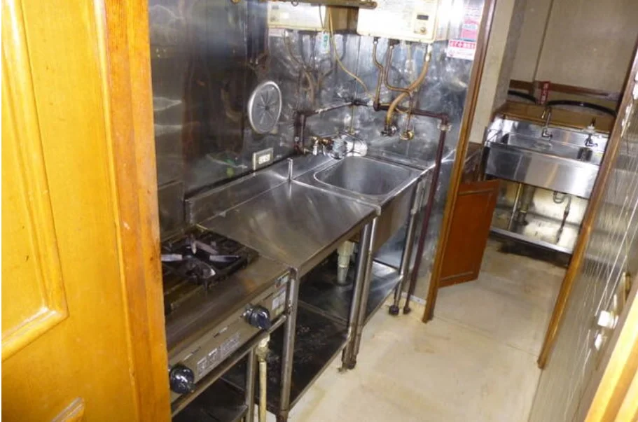 スナック・パブの居抜き物件の厨房