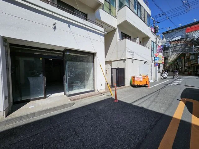 中延のスケルトン店舗物件の外観