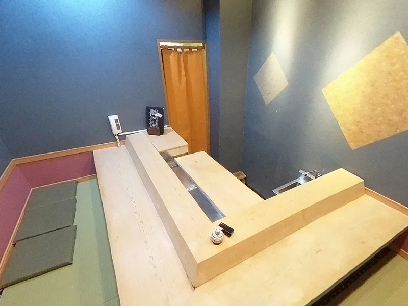 寿司の居抜き物件の内装