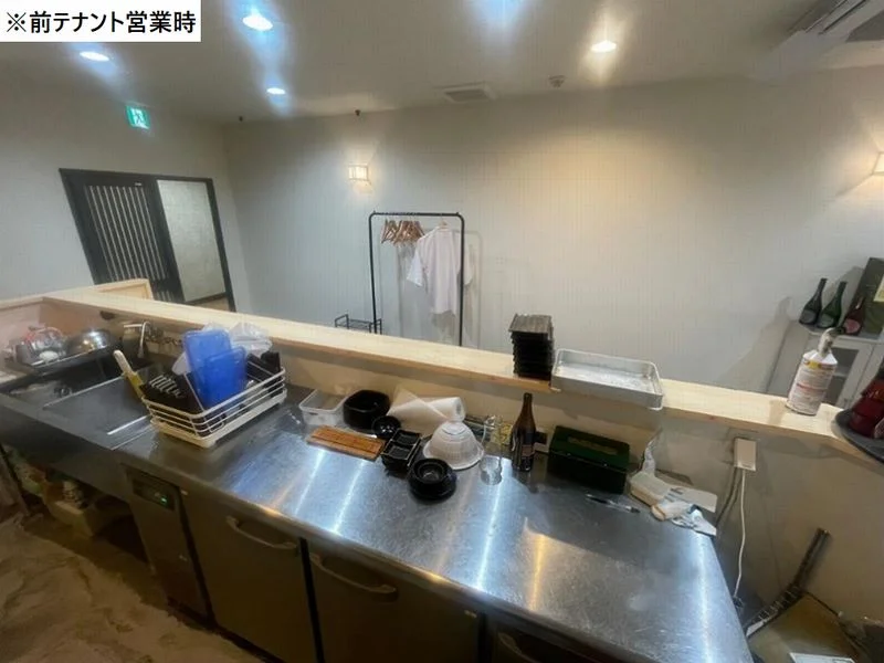 寿司の居抜き物件の内装