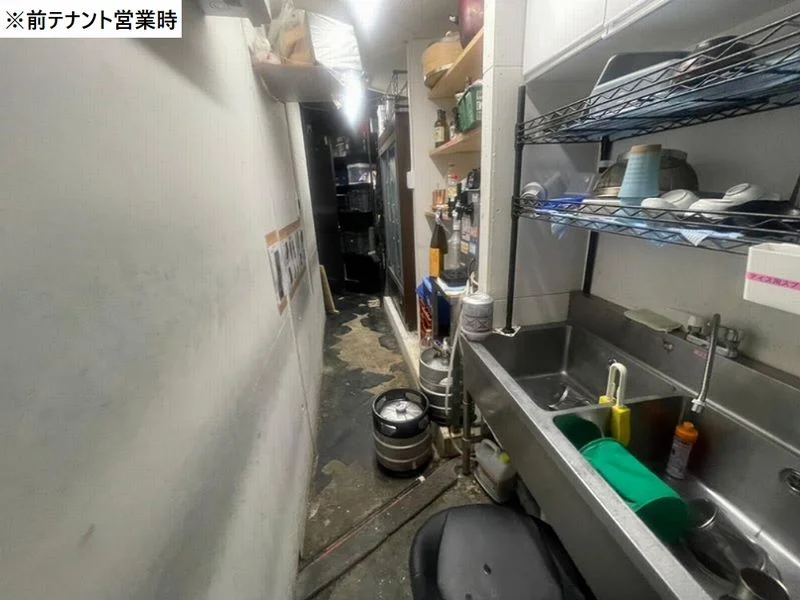 寿司の居抜き物件の厨房