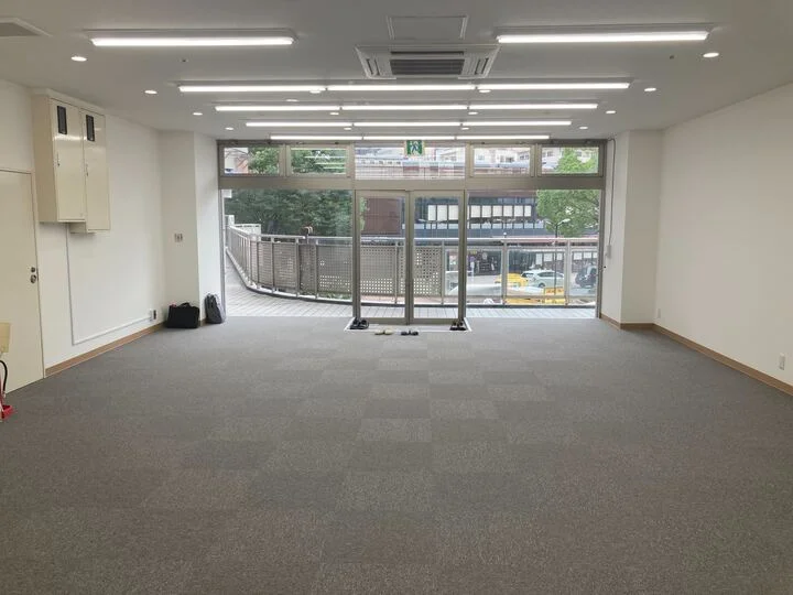 貸店舗(事務所仕様)の内装