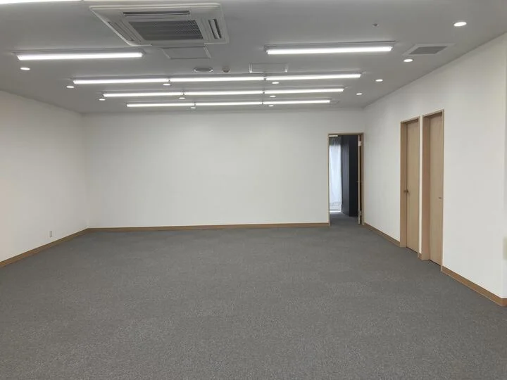 貸店舗(事務所仕様)の内装