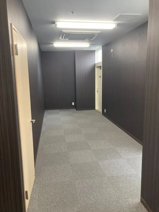 貸店舗(事務所仕様)の内装