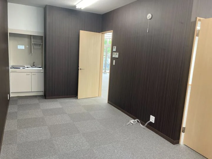 貸店舗(事務所仕様)の内装