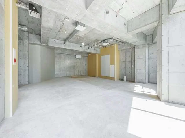 貸店舗(スケルトン)の内装