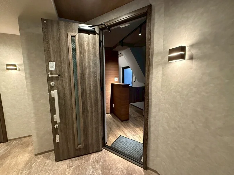 平井のリース店舗物件のエントランス