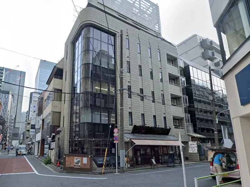 浜松町のスケルトン店舗物件の外観