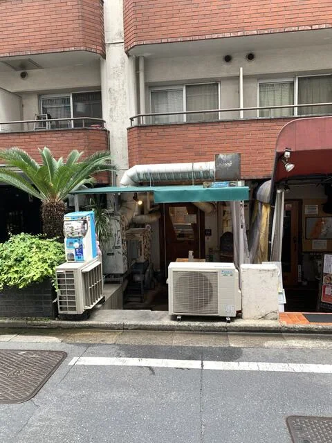 渋谷の居抜き店舗のエントランス
