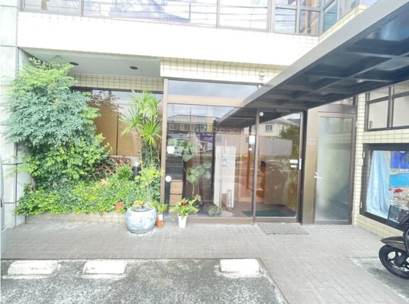 南平の居抜き店舗のエントランス