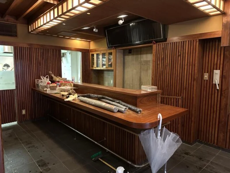 学芸大学のうどん・そば居抜きの内装