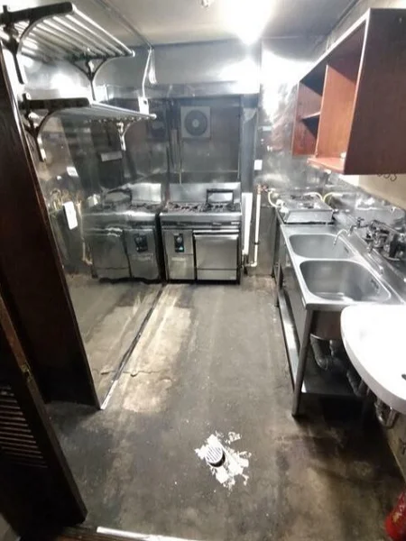 磯子の居酒屋居抜きの厨房